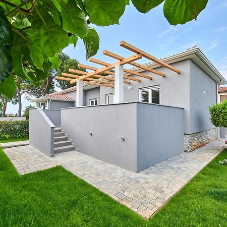אומאג Apartmani Ivana מראה חיצוני תמונה