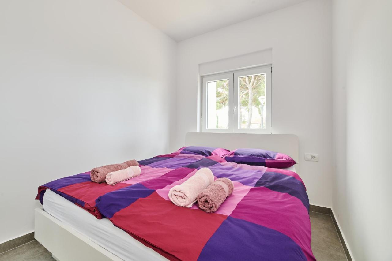 אומאג Apartmani Ivana מראה חיצוני תמונה