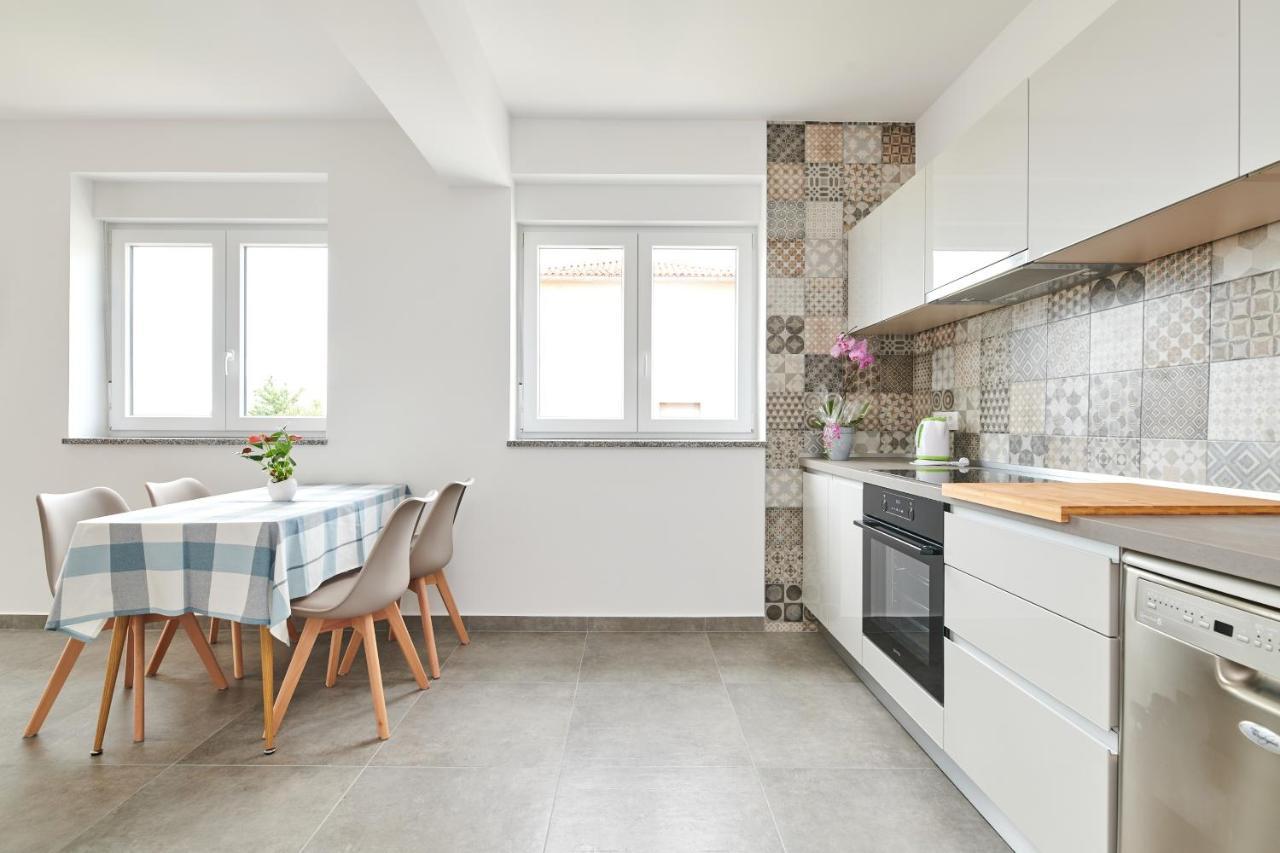 אומאג Apartmani Ivana מראה חיצוני תמונה